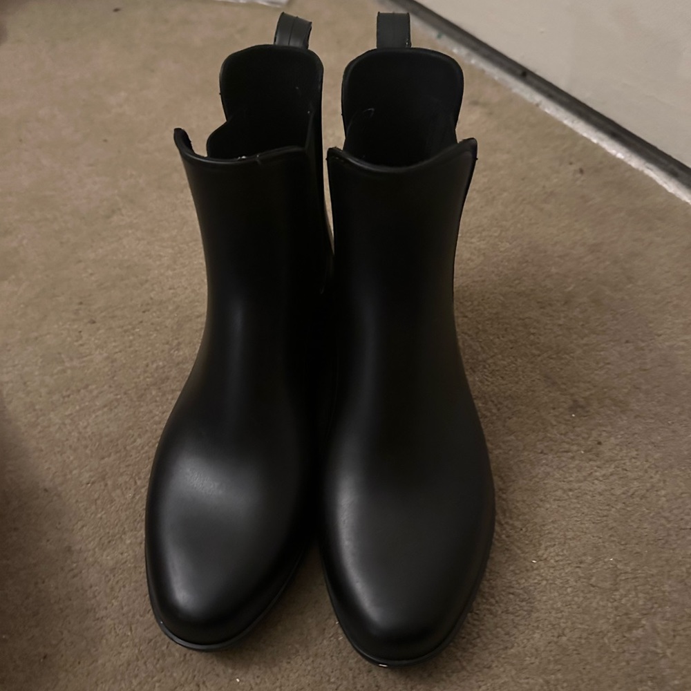 Black rain booties